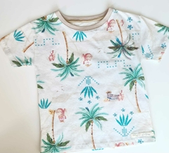 Camiseta em algodão com estampa coqueiro,praia e mar.