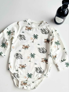 Body Sol, body infantil com estampa de animais e palmeiras, ideal para conforto e estilo.