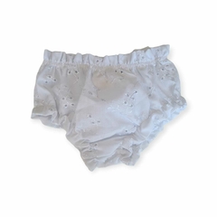 Tapa Fralda fru fru laise branco ideal para bebes do RN a 12 meses.