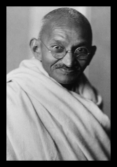 Quadro Decorativo Foto Mahatma Gandhi 42x29cm