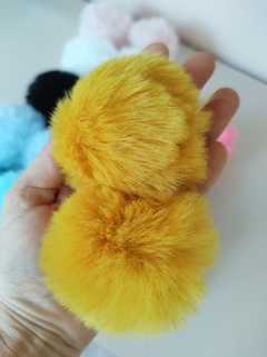 Par de pompom de 8cm na internet