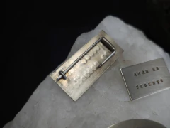 Broche QUEREMOS PAZ en internet