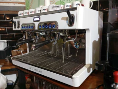 CAFÉTERIA BRUNCH & COMIDAS – REMATE EL JUEVES 23/07/26