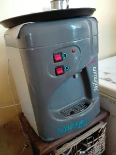 Imagen de MUY BUEN REMATE CAFETERIA HELADERIA EL JUEVES 25/4