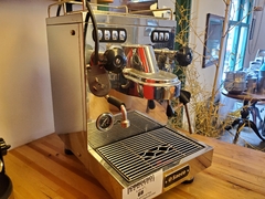 BRUNCH BAR & CAFETERIA en LA PLATA – EXCELENTES INSTALACIONES - REMATE EL MARTES 27/05/25 - comprar online