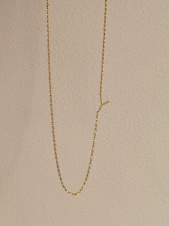 Colar Letra Delicada Personalizado Dourado - Acessórios Vanilla Ice Shop