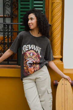 Remera Oversize Revival Gris Faded