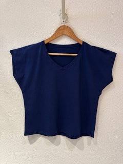 Remera V - tienda online