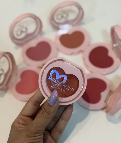 Blush compacto em formato de coração - Sarah’s BEAUTY