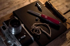 Cortaplumas Victorinox Hiker 13 Usos Navaja Suiza Serrucho - comprar online