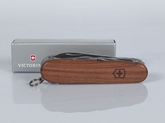Cortaplumas Victorinox Huntsman Wood Nogal 13 Usos De Madera Suiza - Total Nautica