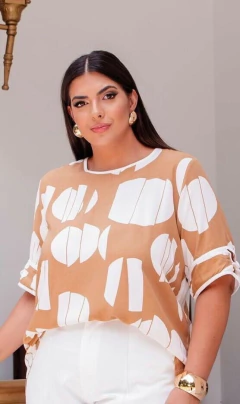 Blusa Abstrata - UNNA Plus
