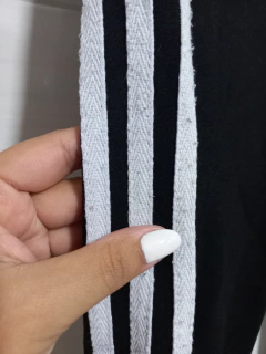 Calça Moletom Feminina Preta Adidas - Tamanho M (VESTE ATÉ O 42) na internet