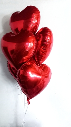 Globo corazón metalizado inflado con helio
