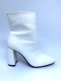 Bota Cally BRANCA - comprar online