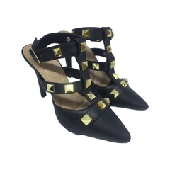 Scarpin INSPIRED VALENTINO - PRET0 na internet