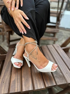 SANDÁLIA SABRINA BRANCA