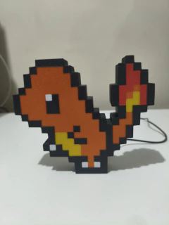 Luminária pixel art Charmander na internet