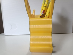 Porta lápis Pikachu na internet