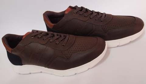 TENIS EN CUERO CAFÉ