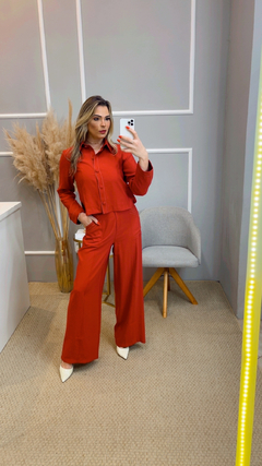 Conjunto camisa e calça vermelho - Closet de Luxo