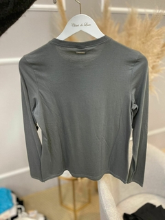 Blusa enfim new chumbo P - comprar online