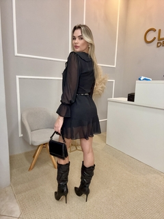 Vestido crepe babados preto - comprar online