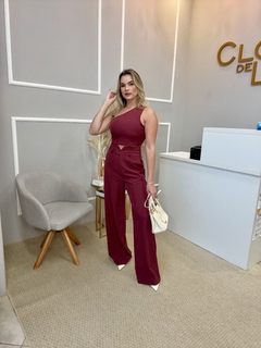 Conjunto cropped e calça marsala P na internet