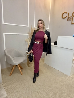 Conjunto blusa e saia moletinho marsala P na internet
