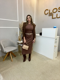 Vestido canelado det costas marrom M