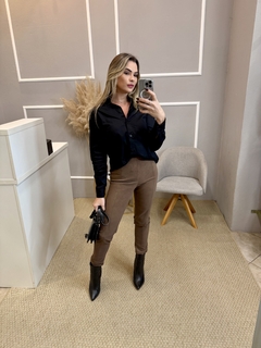 Calça montaria poliuretano marrom