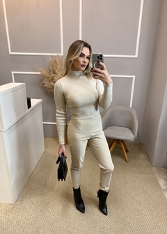 Calça montaria poliuretano nata - Closet de Luxo