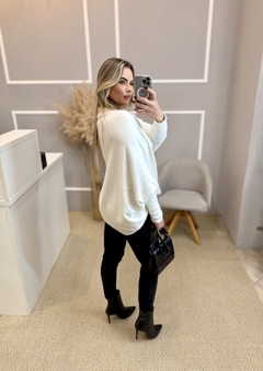 Casaco felpudo amplo off white U - Closet de Luxo