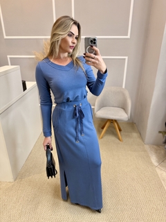 Conjunto blusa e saia azul - Closet de Luxo