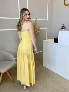 Vestido crepe cintura deslocada amarelo M - comprar online