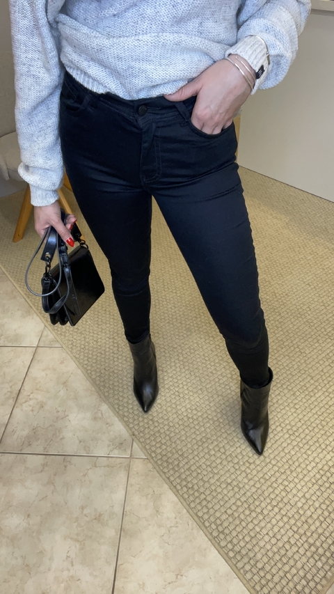 Calça Visual sarja preta 36