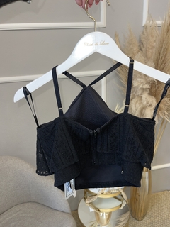 Cropped Gatabakana renda preto M - comprar online