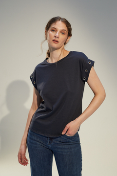 REMERA MOERO