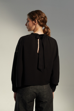 BLUSA LENNON en internet