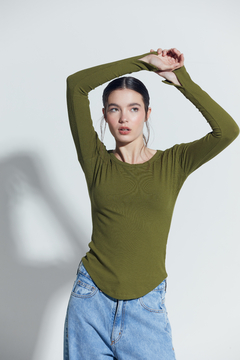 REMERA AUSTEN en internet