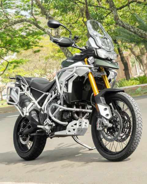 TRIUMPH TIGER 900
