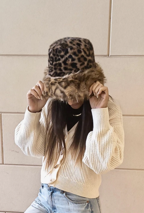 Gorro efecto pelo animal print (borde claro)