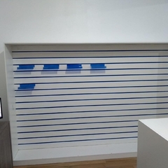 Armário painel MDF Branco com canaletas azul.cód VBJA12 na internet