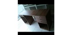 Mesa com gavetas .Cód AMD14
