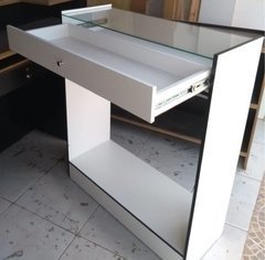 Balcão central MDF Branco com tampo de vidro e gavetão.cód 32100 - comprar online