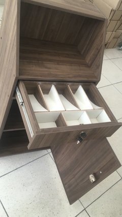 Balcão Com Recuo MDF Ameixa Negra Com Porta E Rodízios.Cód RRM1 - Balcões Sob Medida