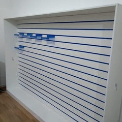 Armário painel MDF Branco com canaletas azul.cód VBJA12