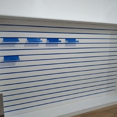 Armário painel MDF Branco com canaletas azul.cód VBJA12 - comprar online