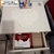 Mesa de Cabeceira Infantil JB 1010 com Carregador USB 1 Gaveta e Pés Industriais em Madeira Maciça - JB Bechara - ALFAIA DECOR - MÓVEIS A PRONTA ENTREGA