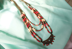 Collar mándala rojo y crema